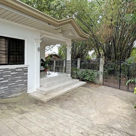 Hanella'S Place Bacong  Екстер'єр фото